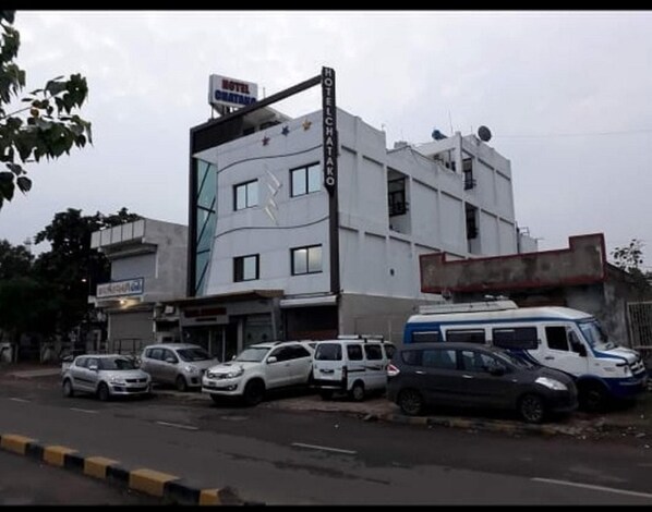 Exterior - Chatako Hotel (Ahmedabad)
