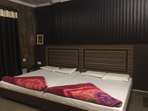 Room - Hotel Pardesi (Haridwar)