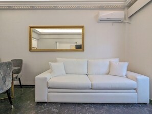 Living area - Acropolis View Dream Apartments (Athens)