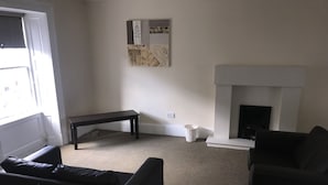 Unclassified image, 5 of 12, button - Smithyends Apartment (Glasgow)
