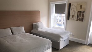 Unclassified image, 2 of 12, button - Smithyends Apartment (Glasgow)