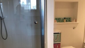 Bathroom - Scardroy Bell Tower (Inverness)