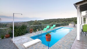 Unclassified image, 3 of 16, button - Iperion Apartment (Rethymno)