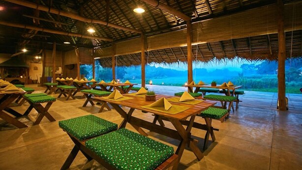 Outdoor dining - Amuna Ayurvedic Retreat (Sigiriya)