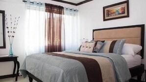 Room - Coconut Suite at Turtle Towers (Ocho Rios)