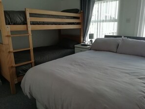 Unclassified image, 3 of 37, button - Trianon Guest House (Blackpool)