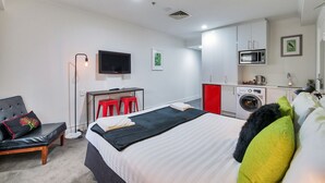 Room - Chic and Central Studios by the Skytower (Auckland)