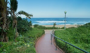 Unclassified image, 2 of 39, button - 14 Kyalanga (uMhlanga)