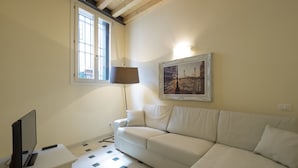 Unclassified image, 4 of 33, button - Arsenale Loft (Venice)