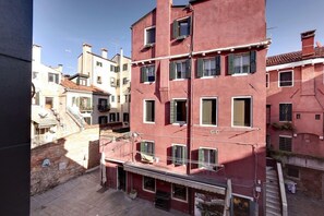 Exterior - Pozzo Roverso (Venice)