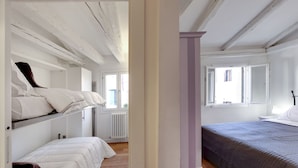 Room - Pozzo Roverso (Venice)