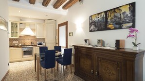 Unclassified image, 5 of 19, button - Romantic Lagoon (Venice)