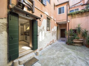 Immagine non classificata, 5 di 19, pulsante