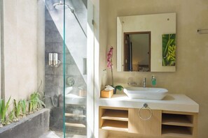 Bathroom - Narvik Villa (Senggigi)