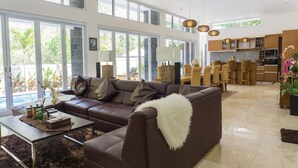 Living area - Narvik Villa (Senggigi)
