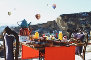 Outdoor dining - Asuwari Suites Cappadocia (Ürgüp)