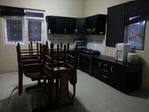 Private kitchen - Villa Kota Bunga Blok CC (Cipanas)