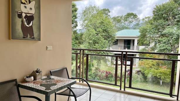 Outdoor dining - Mei Jung Homestay (Shoufeng)