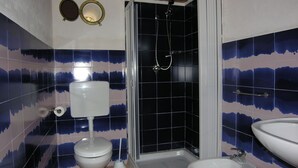 Bathroom - Particular (Lipari)