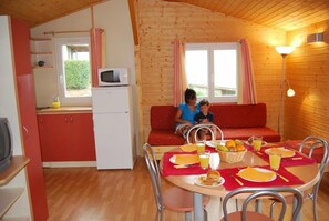 Dining - Grand Bleu Cottage Les Pescalunes (Agde)
