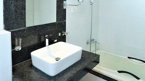 Bathroom - Hotel Crown Suites (Kanayannur)