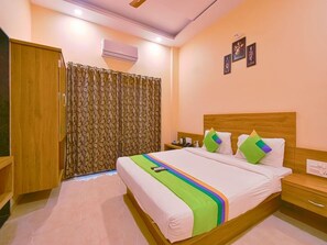 Room - Treebo Winter Town (Mahabaleshwar)