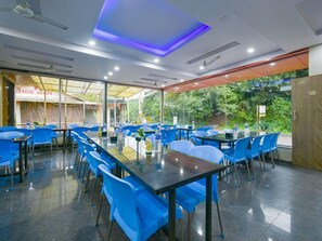 Dining - Treebo Winter Town (Mahabaleshwar)