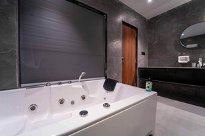 Bathroom - Treebo Winter Town (Mahabaleshwar)