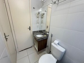 Bathroom - Apartment Lacqua Diroma IV - JC Temporada (Caldas Novas)