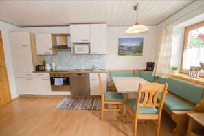 Private kitchen - Apartment Lake View (Zell am See)