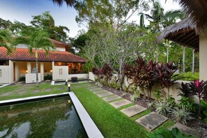 Unclassified image, 4 of 39, button - Seascape Holidays - 8 Surya (Port Douglas)