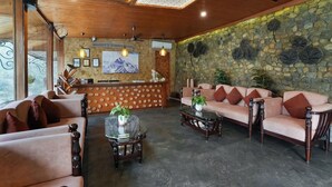 Lobby - Shaantam Resorts (Yamkeshwar)