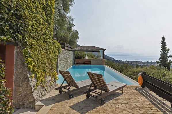 Pool - Villa Manavra (Corfu)