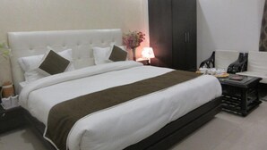Room - Hotel Riya Palace (Agra)