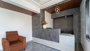 Lobby - Treebo Sky Dale Inn & Suites (Ootacamund)
