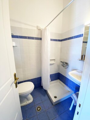 Bathroom - Agnadi Syros Studios & Rooms (Syros)
