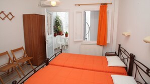 Room - Afroditi (Syros)
