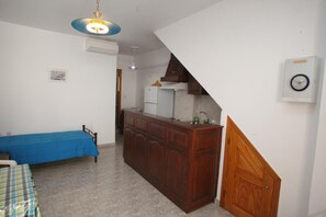 Room - Afroditi (Syros)