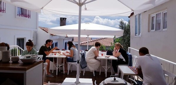 Unclassified image, 1 of 55, button - Kalinihta Otel (Bozcaada)