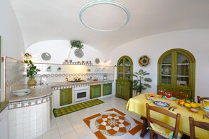 Dining - Melodia (Praiano)