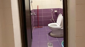 Bathroom - Aros Alfaisaliah Furnished Units (Dammam)