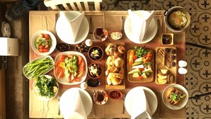 Food and drink - Assos Hunters Hotel (Ayvacik)