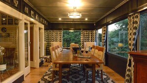 Dining - Chatelaine Valley Views (Katoomba)