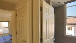 Room - 16 St James Row (Sheffield)