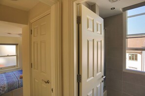 Unclassified image, 5 of 31, button - 16 St James Row (Sheffield)