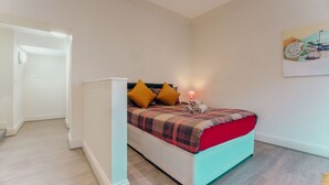 Room - 16 St James Row (Sheffield)