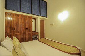 Room - OYO 10906 Home Modern 1bhk Baga (Calangute)