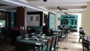 Dining - OYO 10906 Home Modern 1bhk Baga (Calangute)