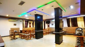 Dining - OYO 9751 Hotel Vrundavan Residency (Vadodara)
