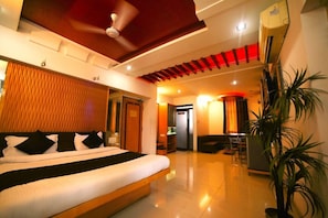 Room - OYO 9751 Hotel Vrundavan Residency (Vadodara)
